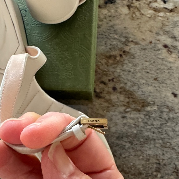 Gucci Cream Women's Sandals - Picture 11 of 11